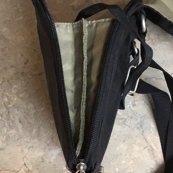 Baggallini Crossbody Purse - Picture 7 of 16